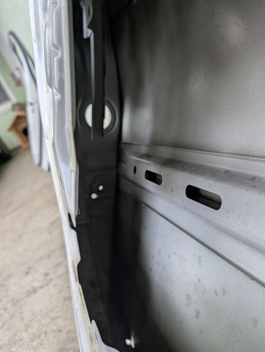 Передні праві двері Peugeot 301 / Citroen C-elysee