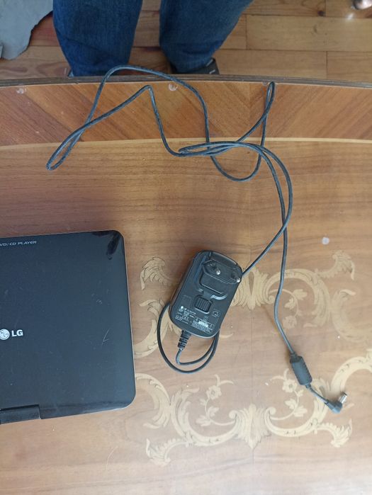 Uszkodzony - LG DP371B Odtwarzacz DVD przenośny