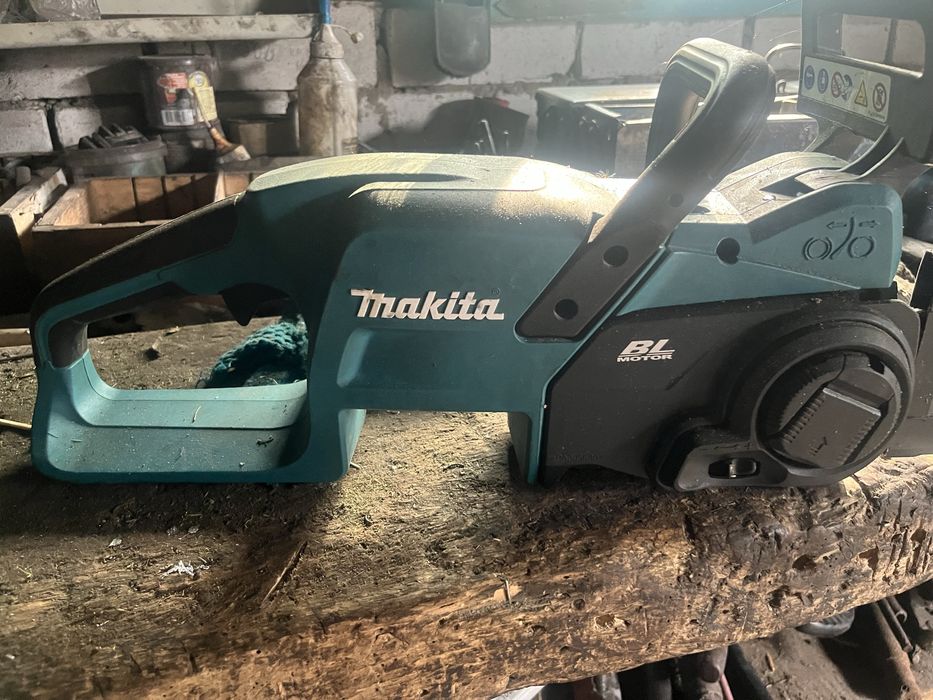 Ланцюгова акамуляторна пилка Makita duc 357