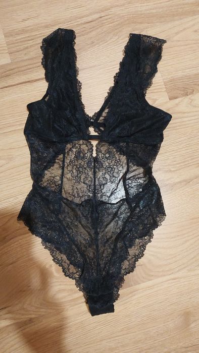 Чорне мереживне боді H&M