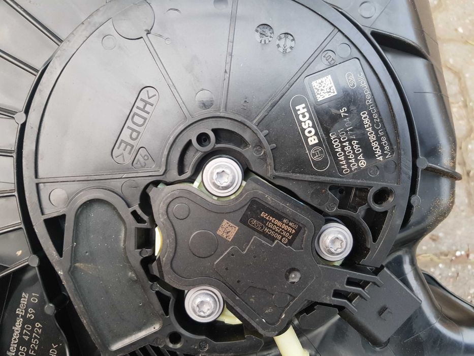 Nowy oryginalny zbiornik AdBlue Mercedes C Klasa 205