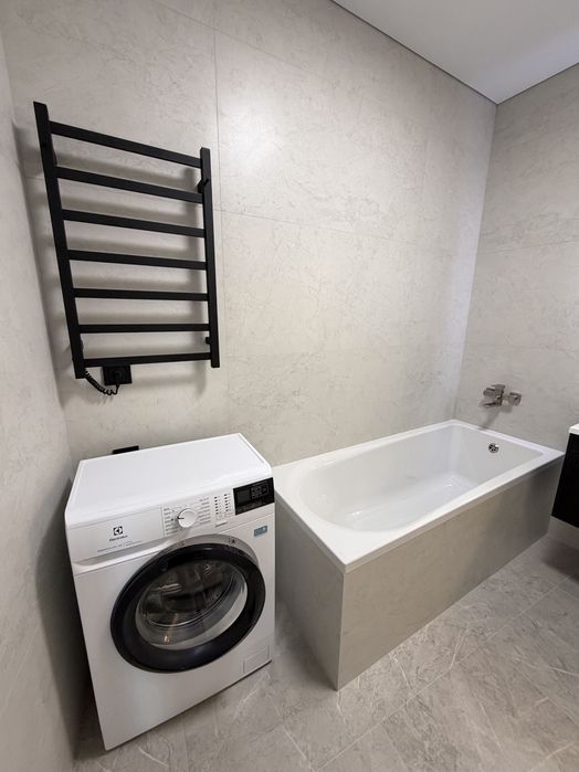 Продаж гарної квартири/ЖК Сrystal/переуступка/115000$