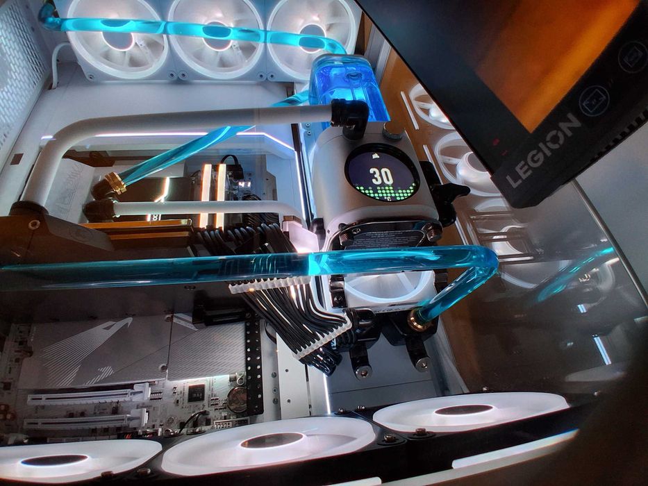 Komputer Custom Loop >32Gb 6000mt/s CL30 Pod Gaming / Stacja robocza
