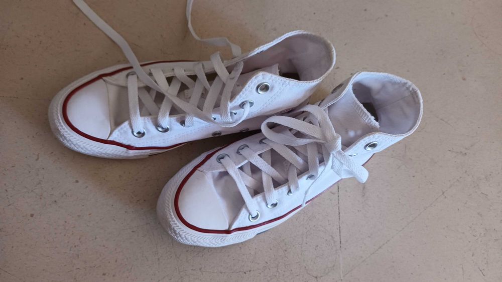 Ténis brancos Converse