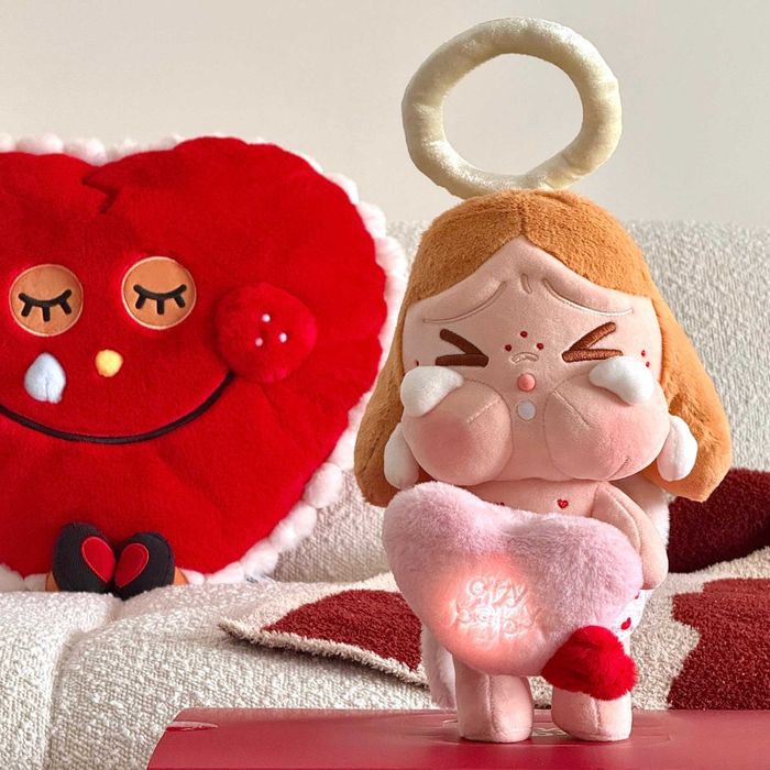 Pop mart Crybaby "Crying for Love "Plush Gift Box"