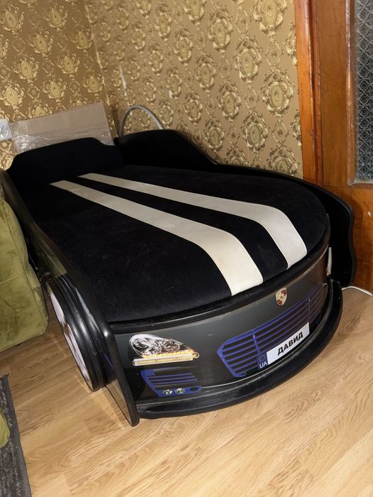 Ліжко машина для хлопчика