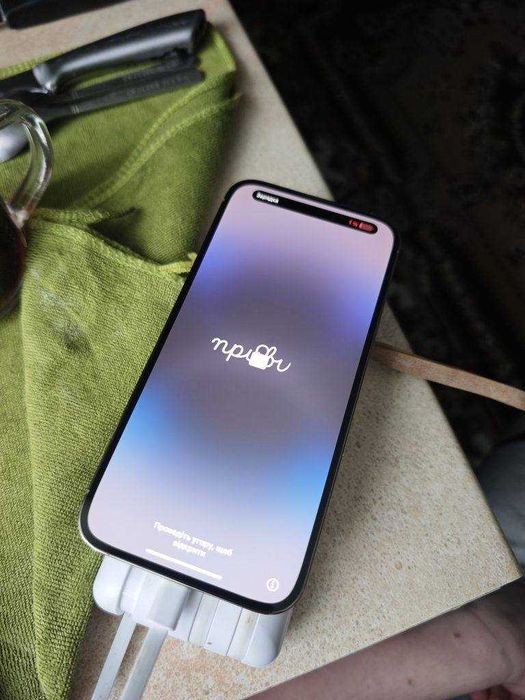 Дисплей на iphone 14Pro Max стан ідеальний