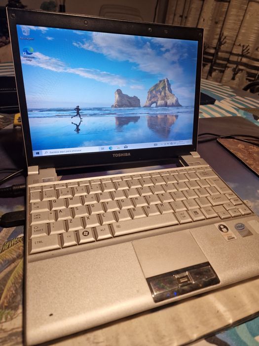 Toshiba portege R500 - Windows e Office
Windows + Office 

Ecrã 12 Pol