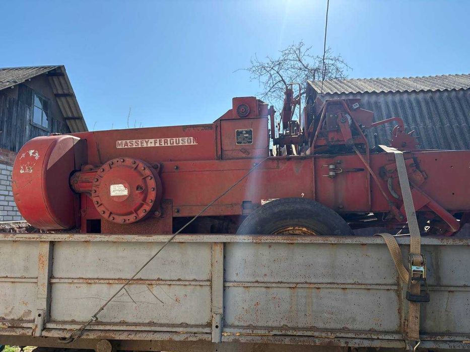 Прес-підбірник Massey Ferguson MF