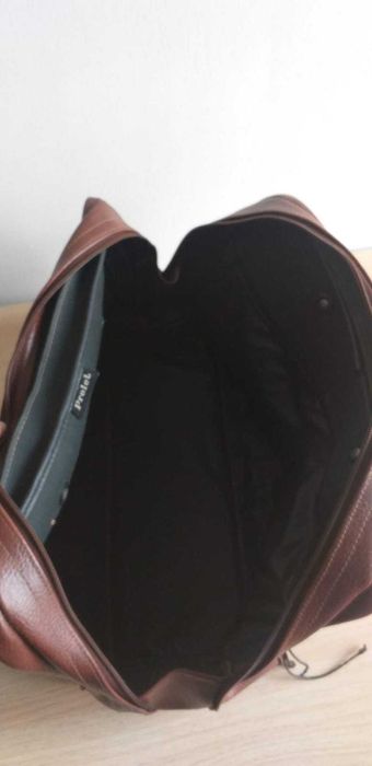 Skórzana retro torba podróżna.