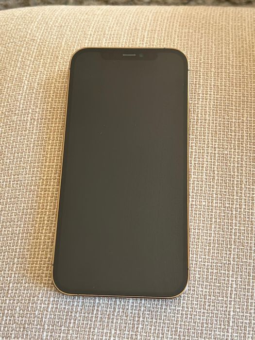 iPhone 12 Pro em bom estado