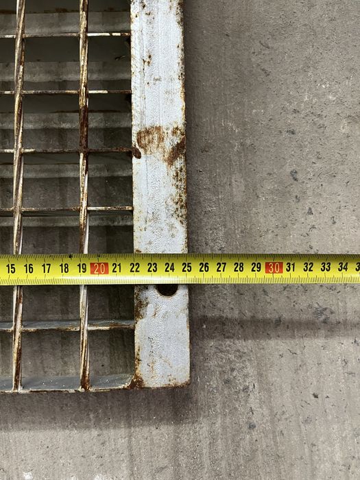 Трап решітка уселений