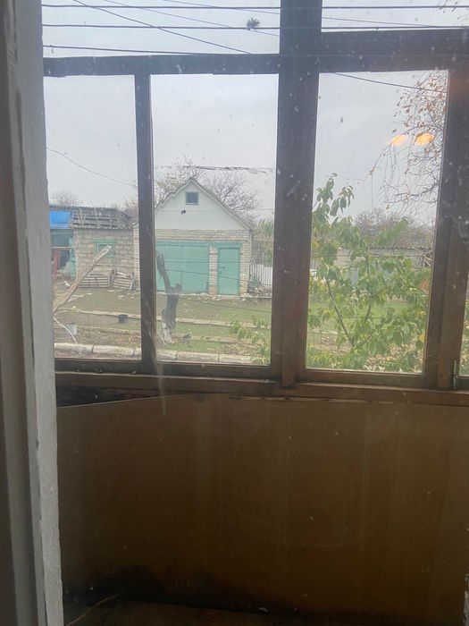 Продам свою 3-к.кв. со всеми удобств. с садом, гаражом, сараем под Одессой