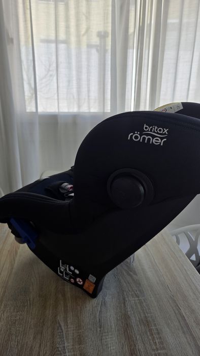 Britax Romer MAX-WAY PLUS  9-25Kg