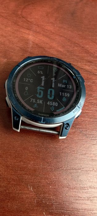 Wyjątkowy niebieski Garmin fenix 7 saphire Solar titanium