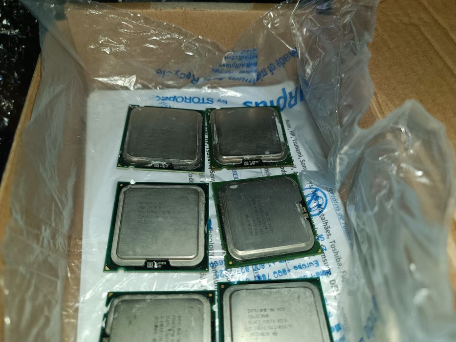 Processadores Intel socket  775
