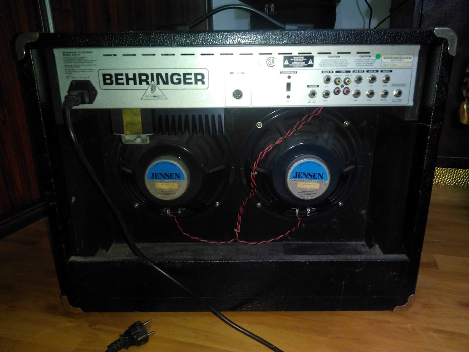 Wzmacniacz gitarowy Behringer ultrawin gx210