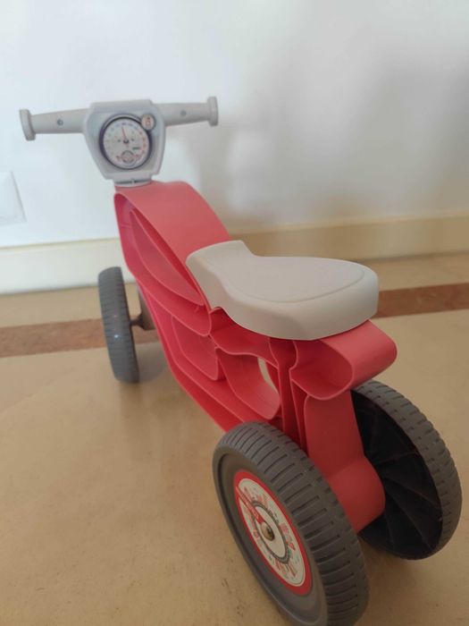 Triciclo/andarilho criança toysrus cor de rosa