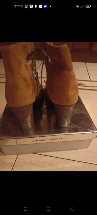 Sandały wiązane Vices