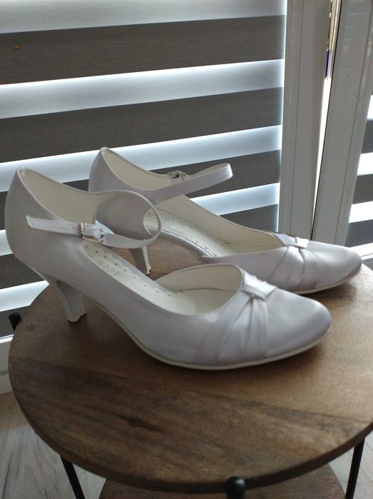Buty ślubne białe atłas