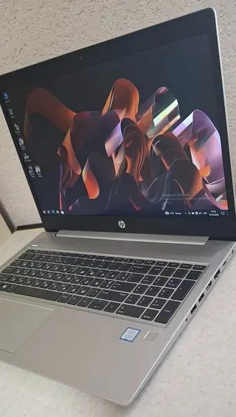 Продам потужний , 4х ядерний ноутбук Hp Probook 450 G6