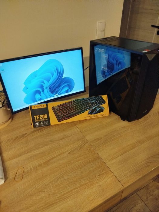 Komputer Gamingowy + Monitor + myszka i klawiatura