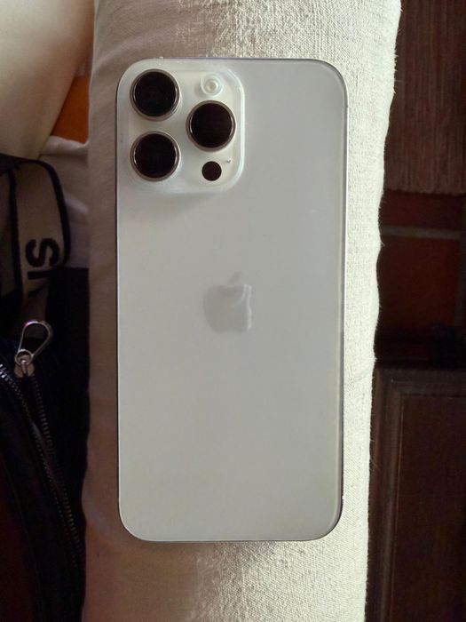 Iphone Pro Max 16 Titanium branco 256GB