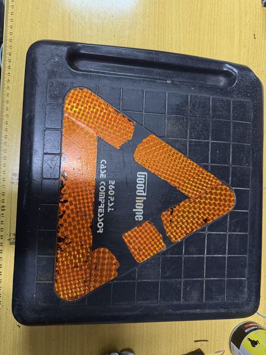 Compressor portatil para esqueiro de carro