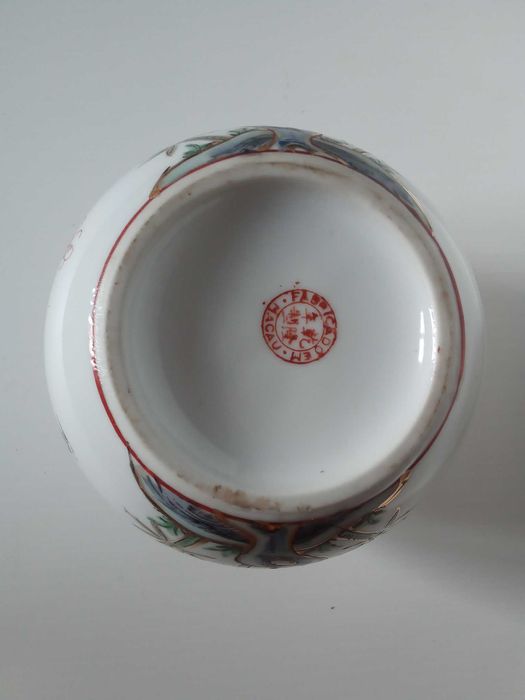Pote chinês, fabricado em Macau, usado