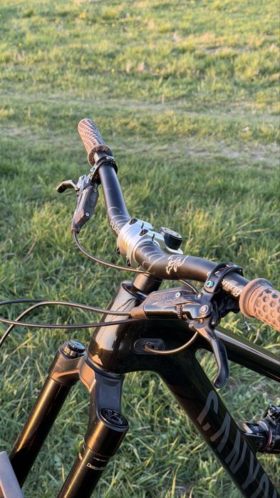 Canyon Spectral cf 27.5 carbon custom industry nine