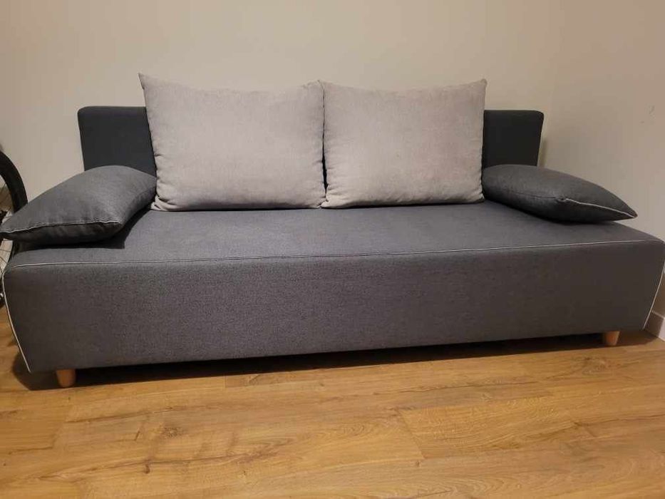 Sprzedam szarą sofe
