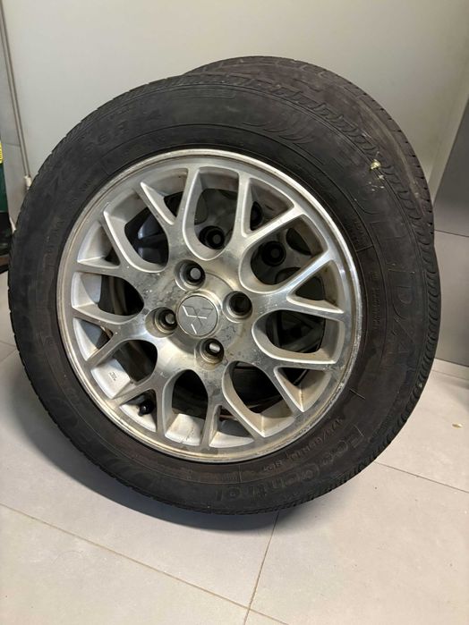 komplet czterech oryginalnych felg Mitsubishi z Oponami