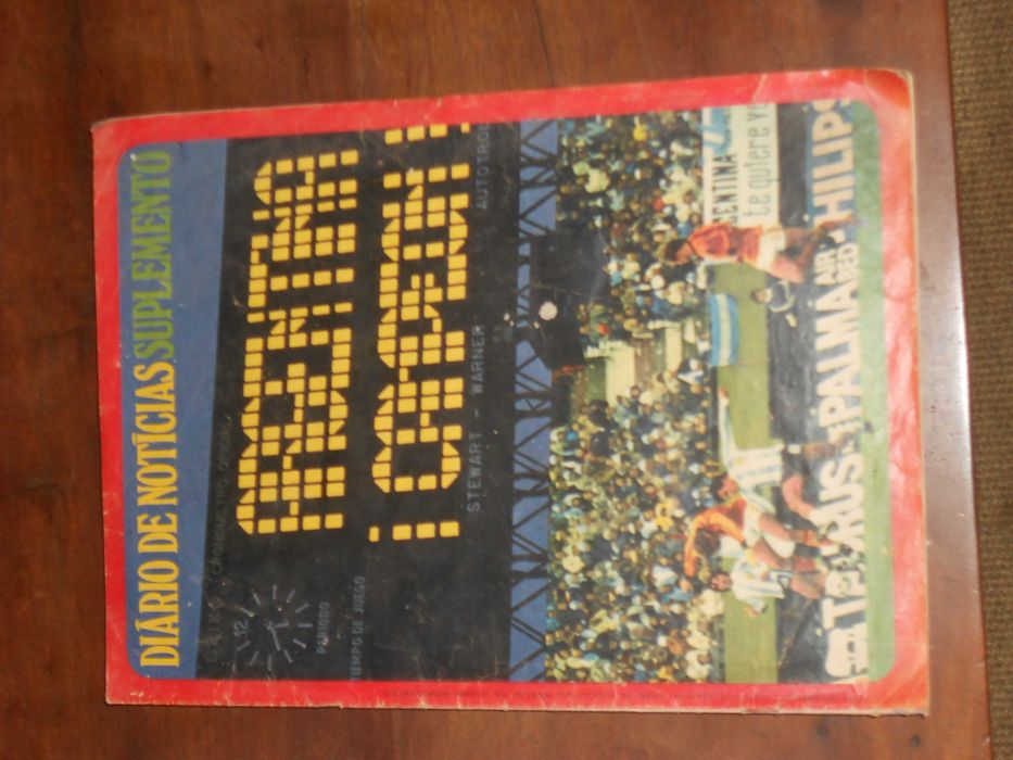 Livros fasciculos antigos futebol e atletismo Euro 2004 Argentina 1978