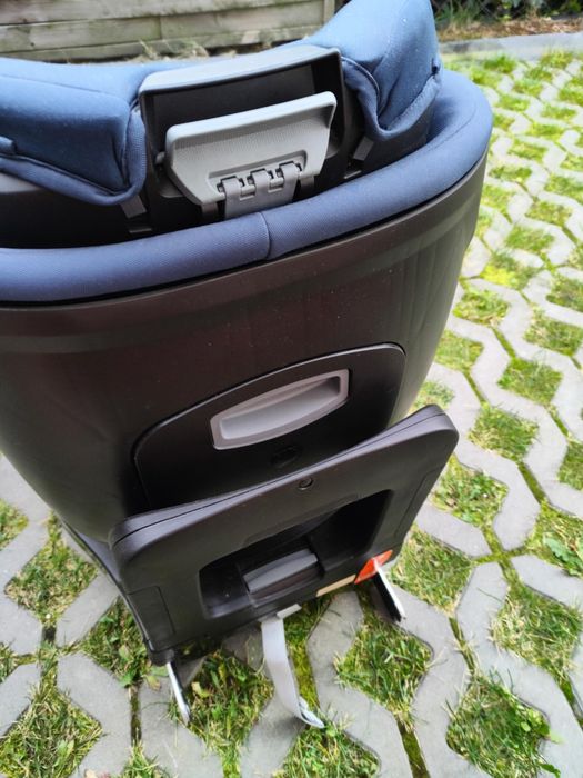 Fotelik samochodowy obrotowy britax dualfix  M i-size