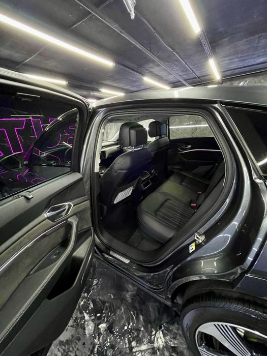 Audi e-tron 2020 VIN WA13AAGE4MB020984 фото оголошення 14 з 22