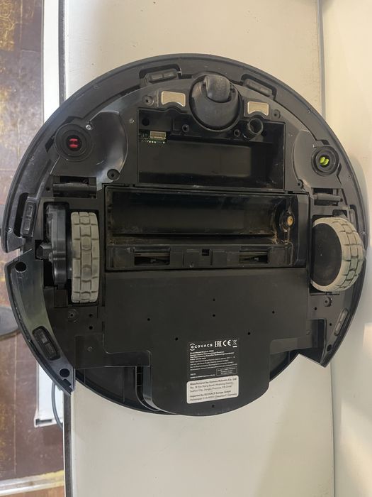 Робот-пилосос Ecovacs Deebot Ozmo 950 (DX9G) на запчастини / під відновлення