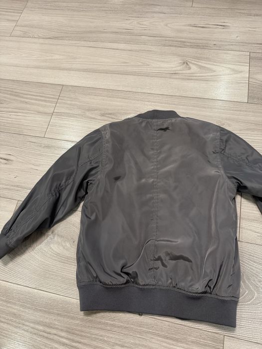 Бомпер, куртка, вітровка фірмова