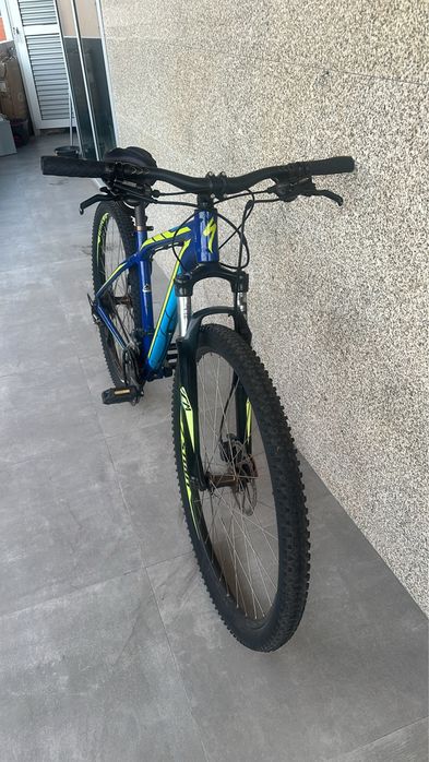 Bicicleta Specialized Rockhopper Sport 29
