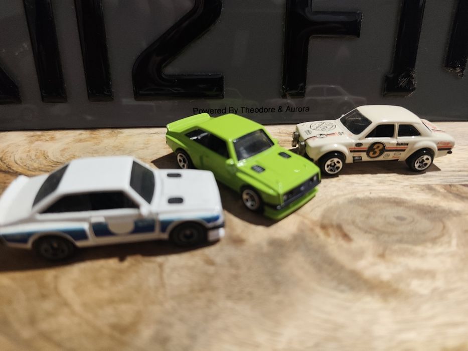 Hot Wheels & Majorette 60 Anos   Como Novos, varias opções.