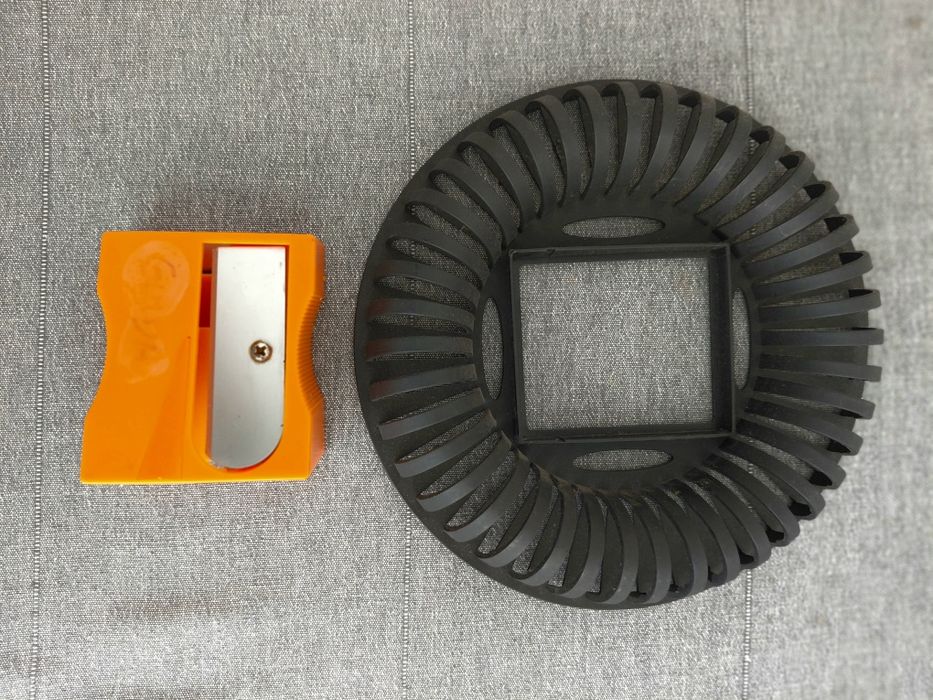 Livro de receitas de culinária - da Larousse. 
O livro foca-se em rece