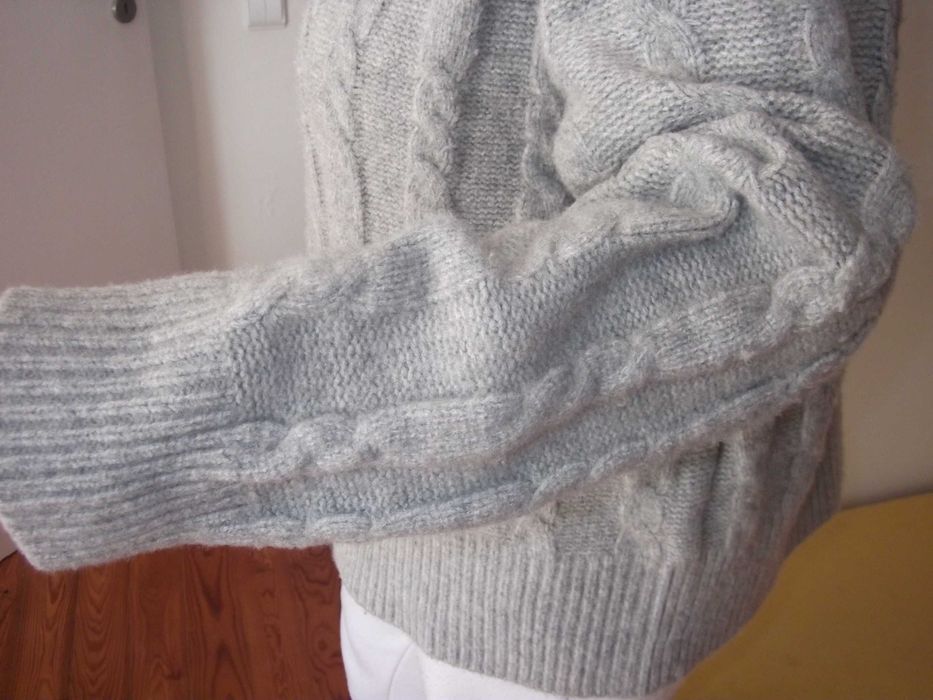 Camisola Cinza ZARA modelo largueirão