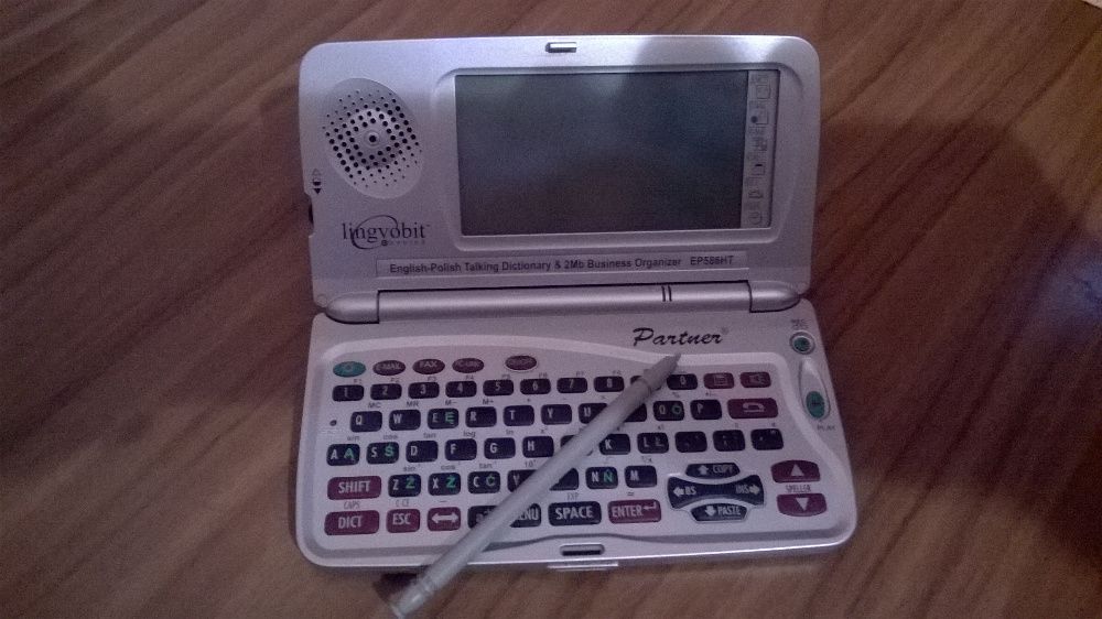 Tłumacz elektroniczny PARTNER EP 586 HT