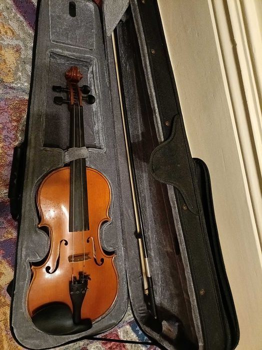Violino da marca Kaiming, com arco recente de qualidade e estojo