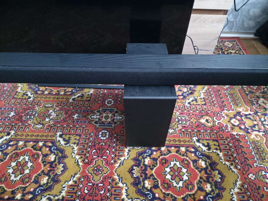 Продам телевизор Hisense и саундбар Hisens HS3100
