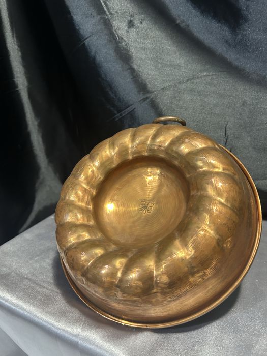 Sygnowana Miedziana Foremka na Babkę z Kółeczkiem do Zawieszenia