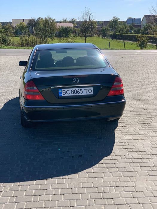 Mercedes Benz E211 2004 рік