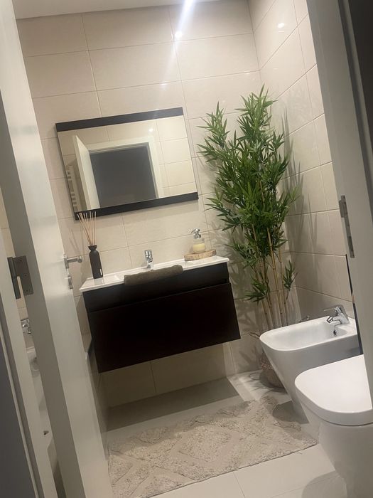 Aluga- se quarto com w.c. privado novo e moderno