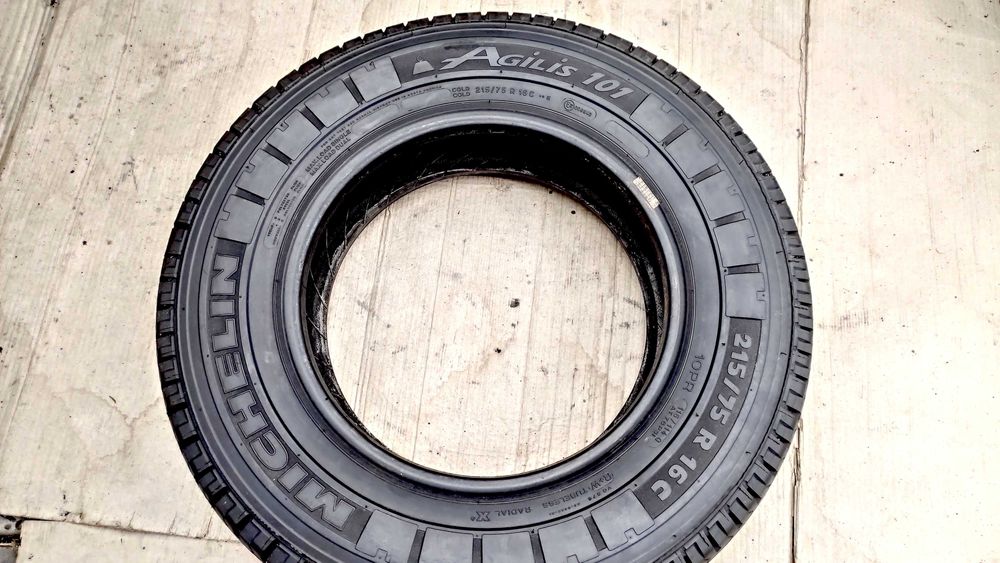 Шини 215/75R16C Michelin. Всесезонні. Франція с