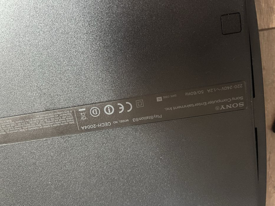 Konsola ps3 slim pad sony + gra