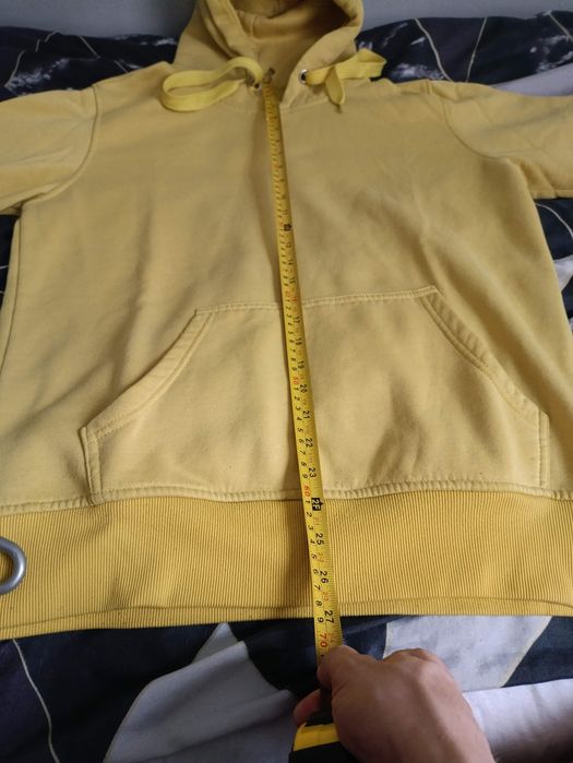 Żółta bluza z kapturem (hoodie)